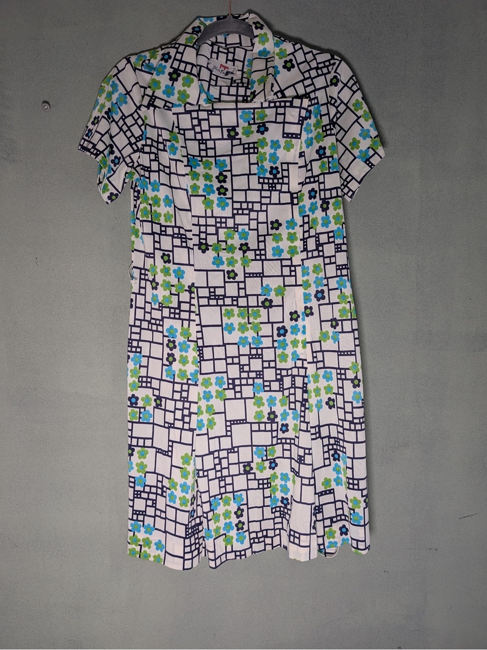Vtg 1960s Globe Travelers Blue and Green Floral Geometric Print Shirt Dress